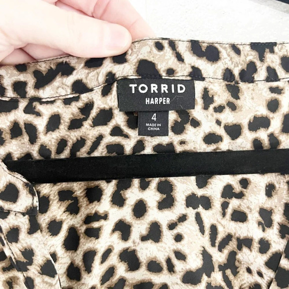 Torrid Cheetah Print Tab Sleeve Harper Blouse Women's Plus Size 4X - Picture 9 of 9
